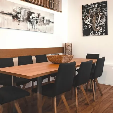 Andrea * ザールバッハ・ヒンターグレム