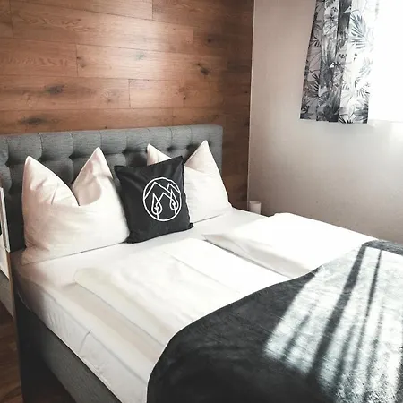 Andrea * ザールバッハ・ヒンターグレム